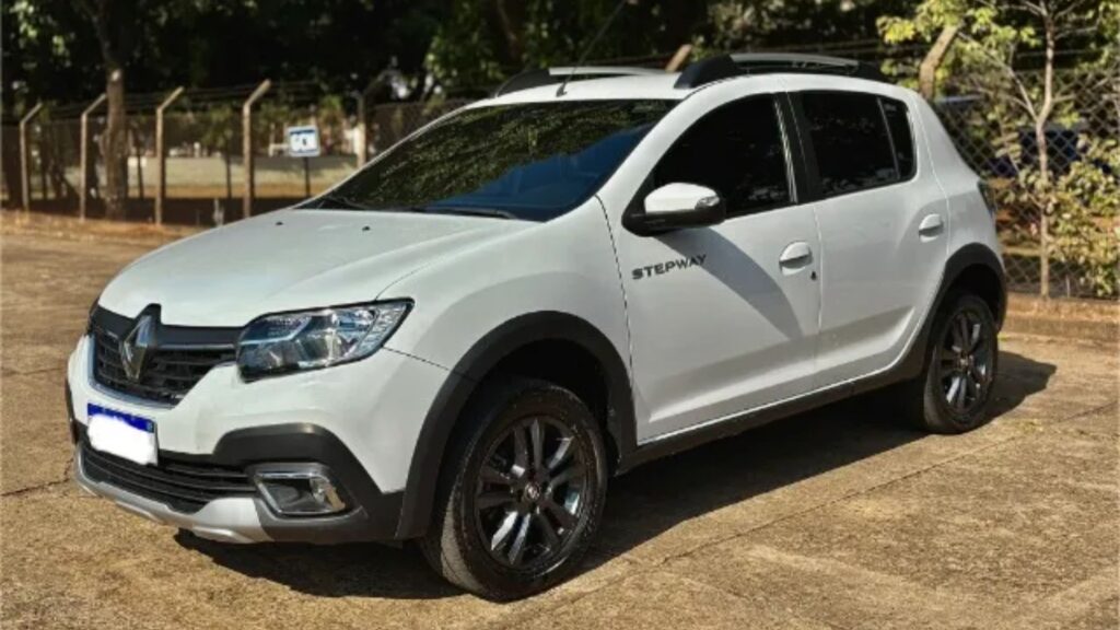Renault STEPWAY 2021 branco parado.