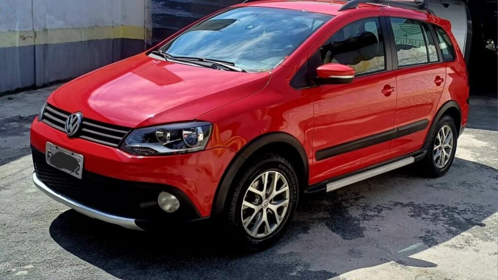 VolksWagen SpaceCross 2013 vermelho.