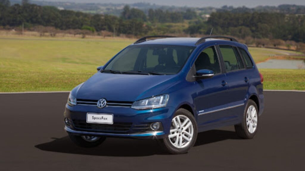 VolksWagen SpaceCross 2016 azul.
