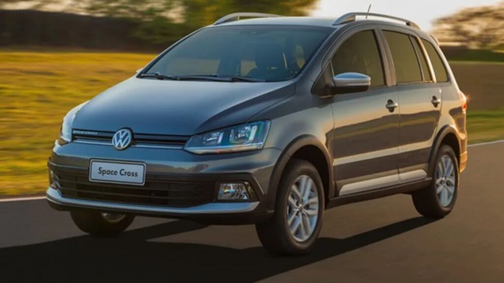 VolksWagen SpaceCross 2017.