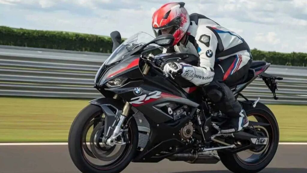 BMW S 1000 RR 2022 preta.