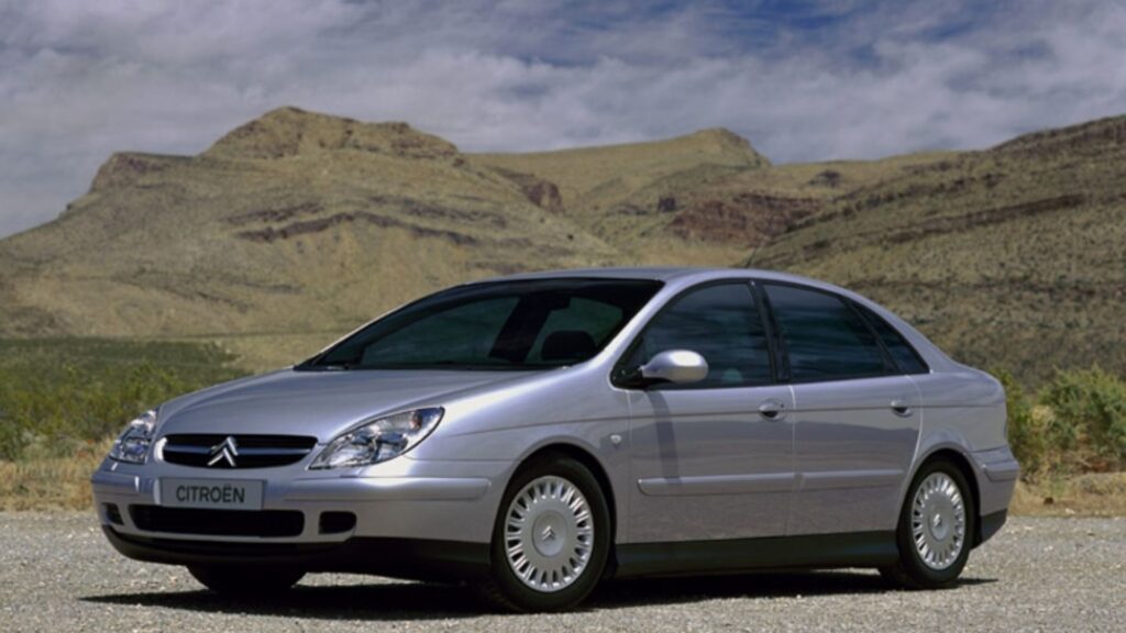Citroën C5 2003 prata.
