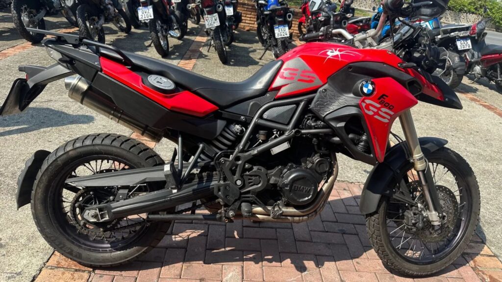 BMW F800 2015.