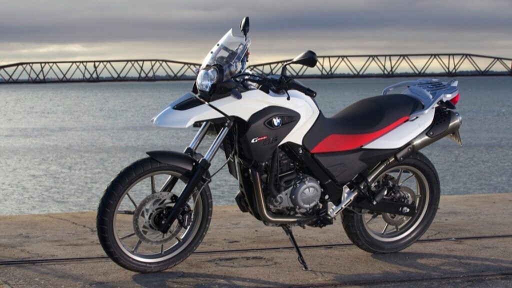 BMW G 650 GS 2011 branco.