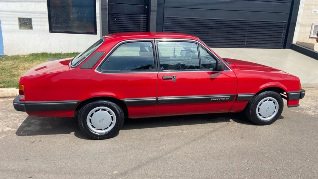 Chevrolet Chevette 1987 vermelho.