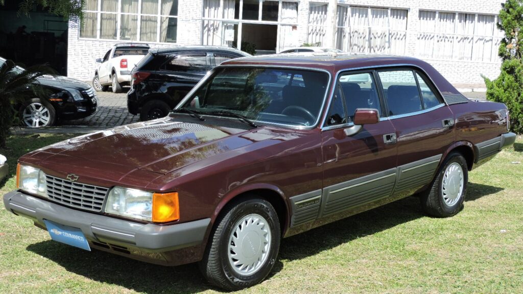 Chevrolet Opala 1989.