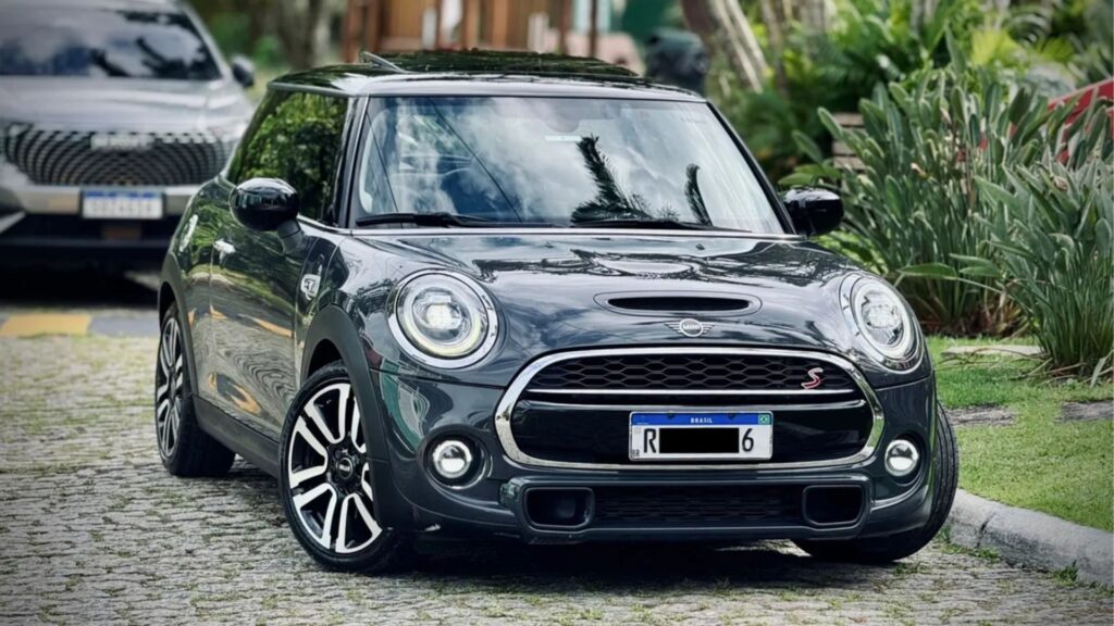 MINI COOPER 2020 cinza.