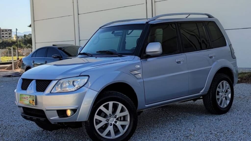 Pajero TR4 2012.