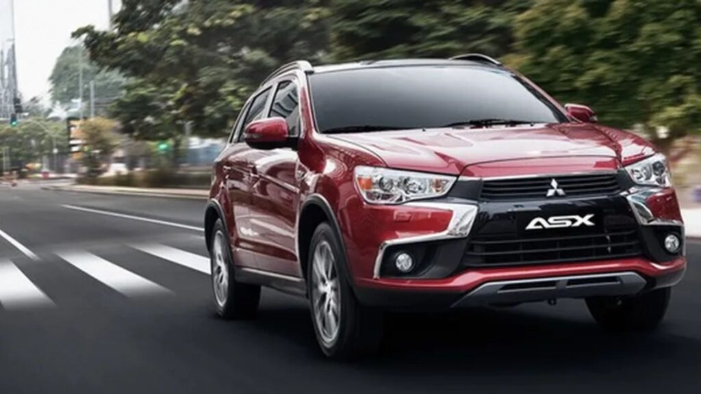 Mitsubishi ASX 2018 Vermelho na estrada.